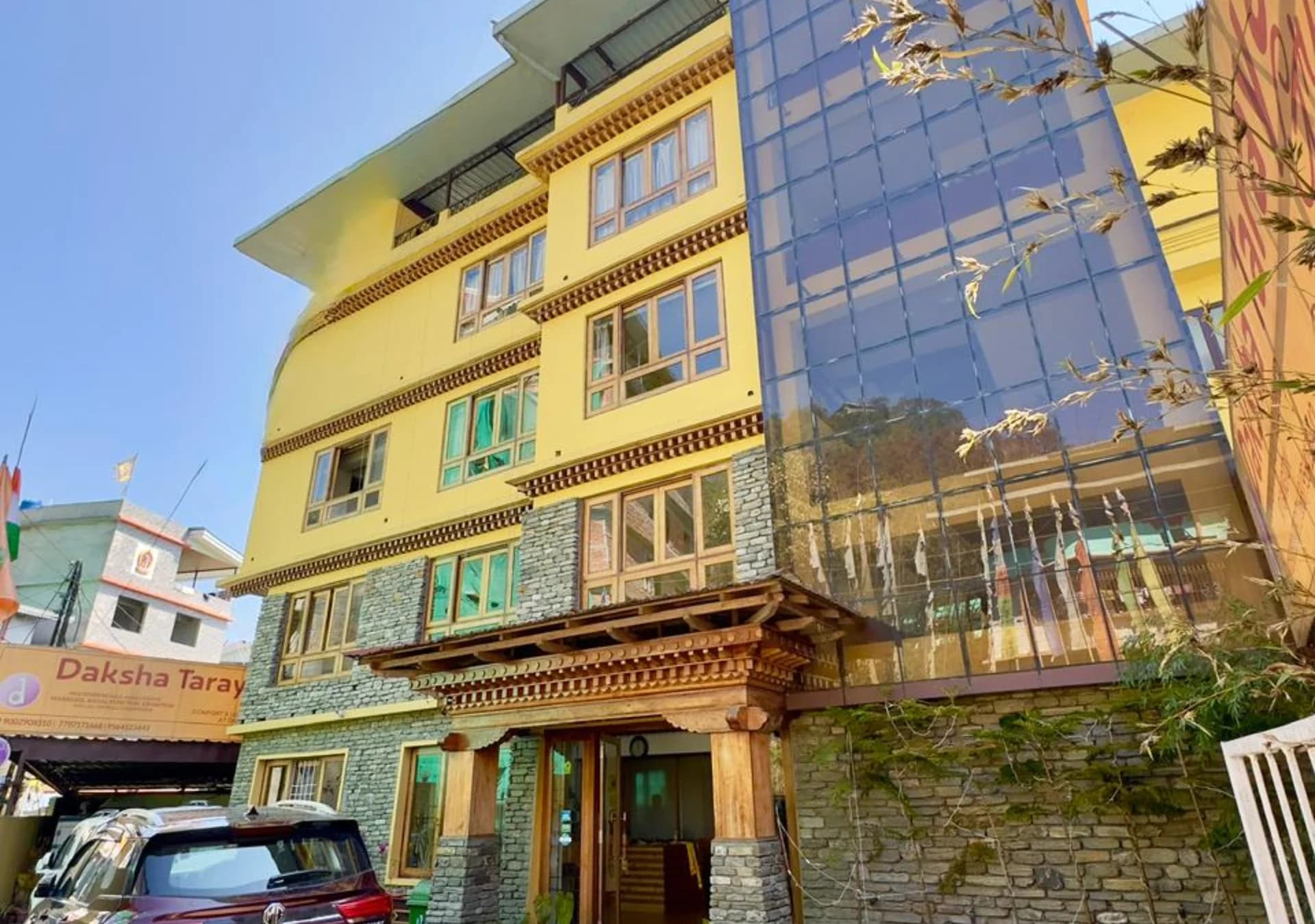 Daksha Tarayana Grand Hotel