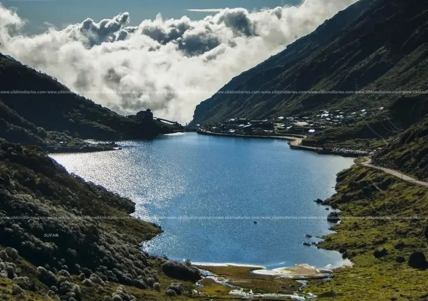 Tsomgo Lake (Changu Lake) – A Mesmerizing Glacial Lake in Sikkim